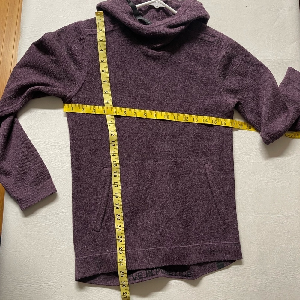 Lululemon womens hoodie sweater size S long sleeves - Picture 6 of 7